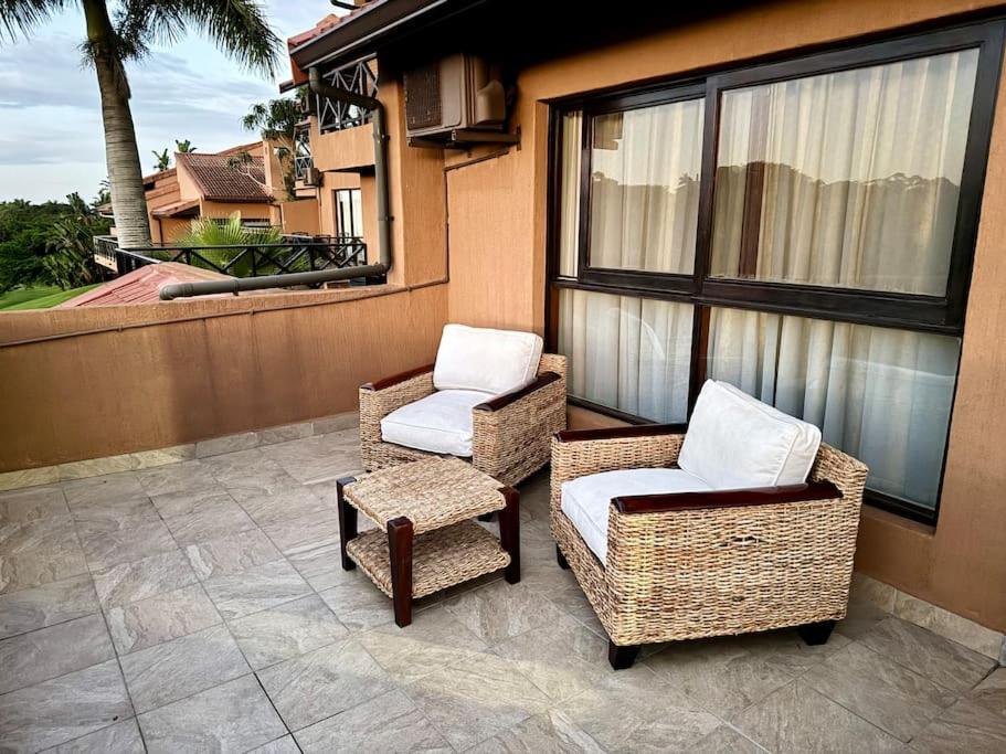 Scenic Getaway In San Lameer Estate Apartment